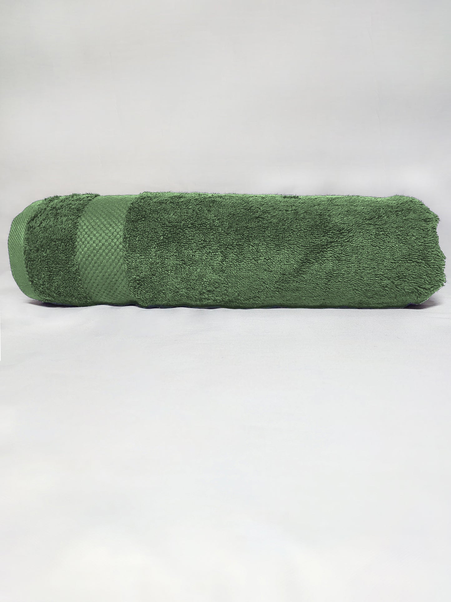 Premium Green Bath Towel – 100% Cotton, Soft & Lightweight, Highly Absorbent