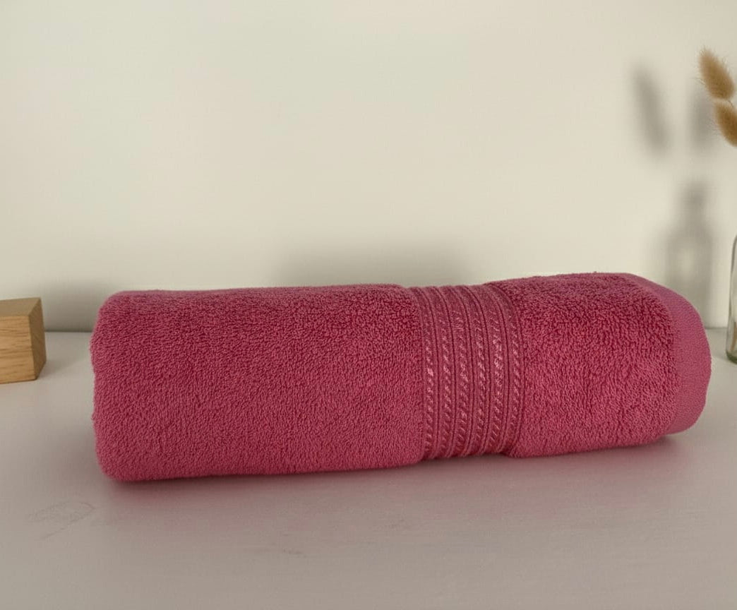 Pink Premium Bath Towel – 100% Cotton, Soft & Lightweight, Highly Absorbent