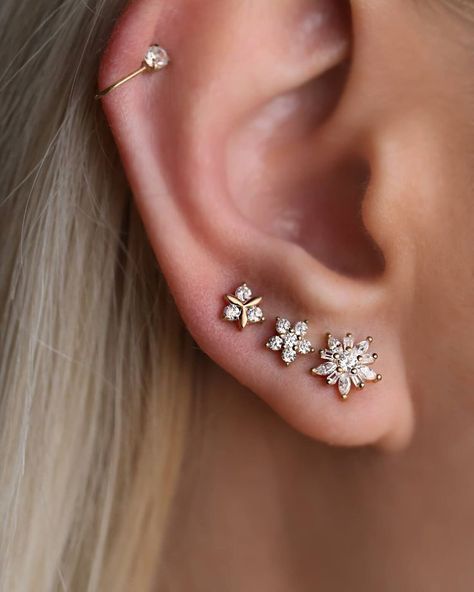 4 Pcs White Flower Crystal Stone Ear Piercing Earrings