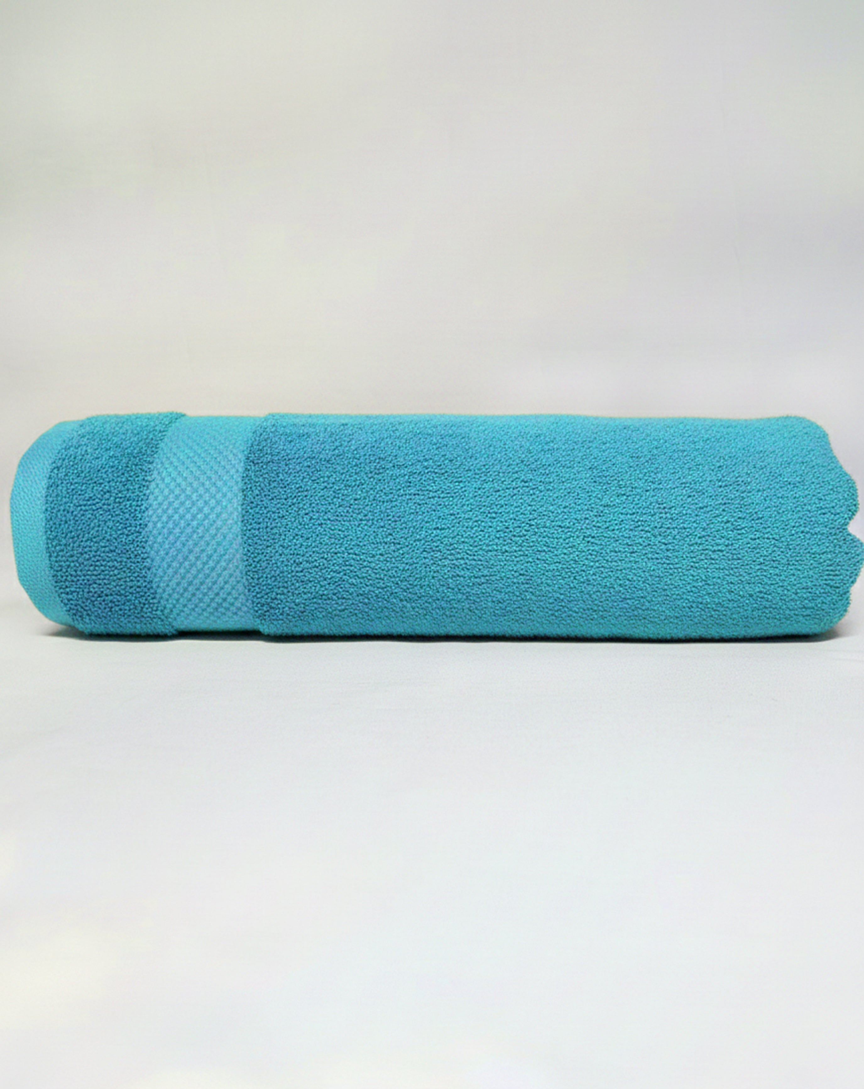 Premium Turquoise Bath Towel – 100% Cotton, Soft & Lightweight, Highly Absorbent