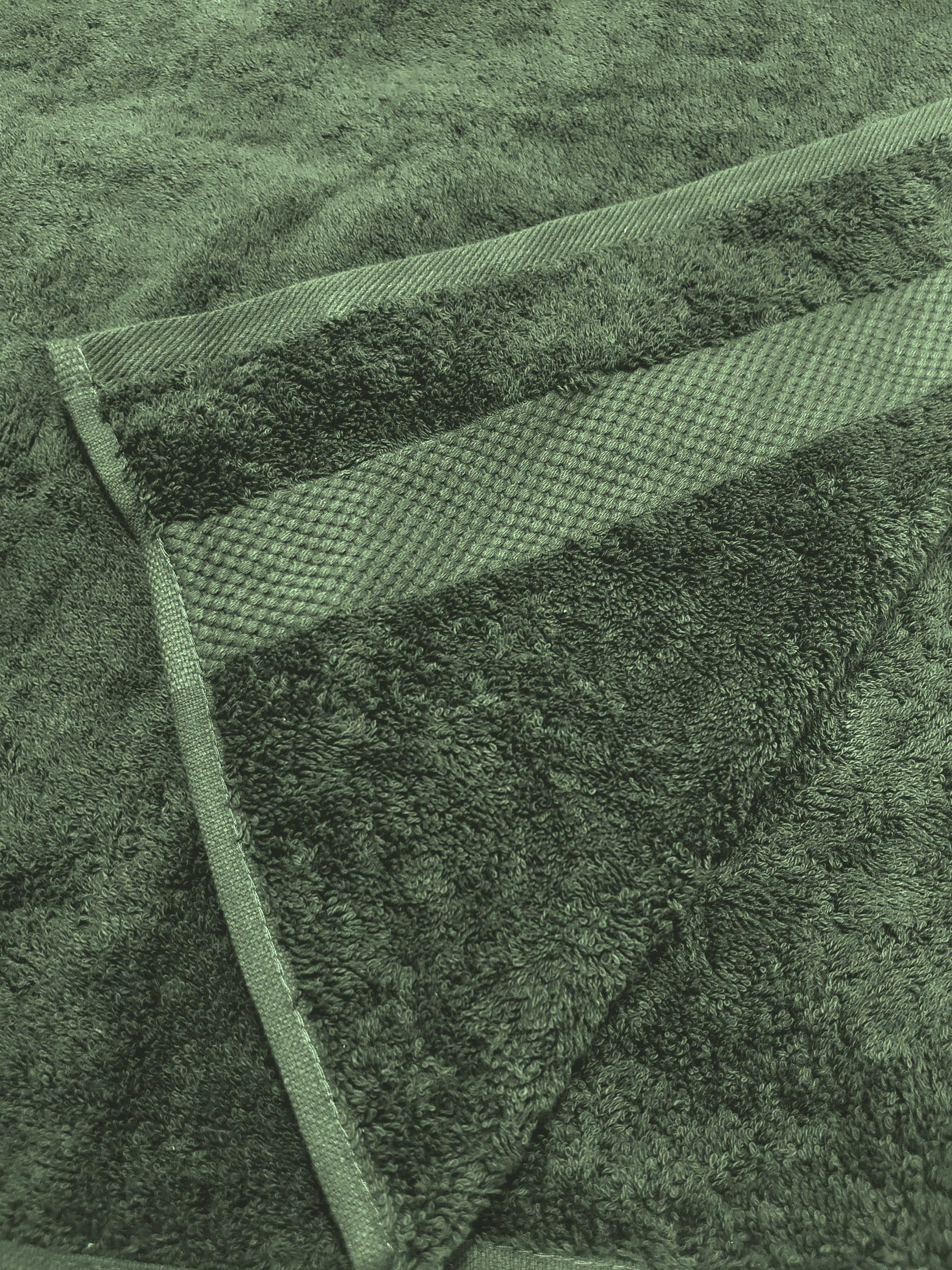 Premium Green Bath Towel – 100% Cotton, Soft & Lightweight, Highly Absorbent